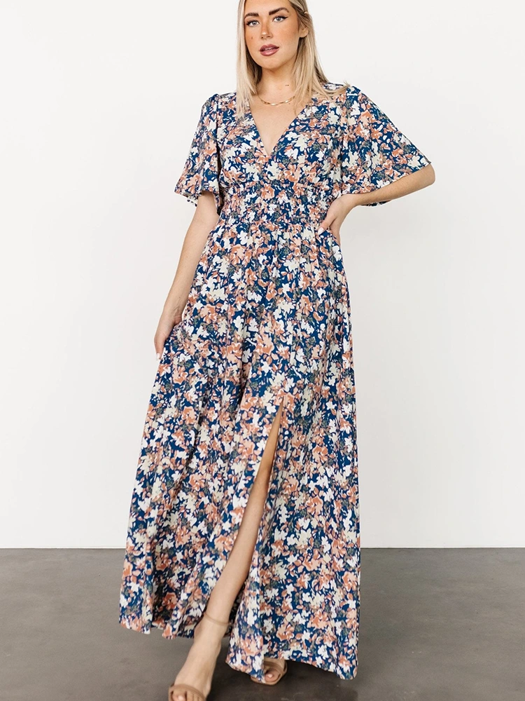 Bedrucktes, kurzärmliges Maxikleid aus Chiffon mit V-Ausschnitt und Blumenmuster