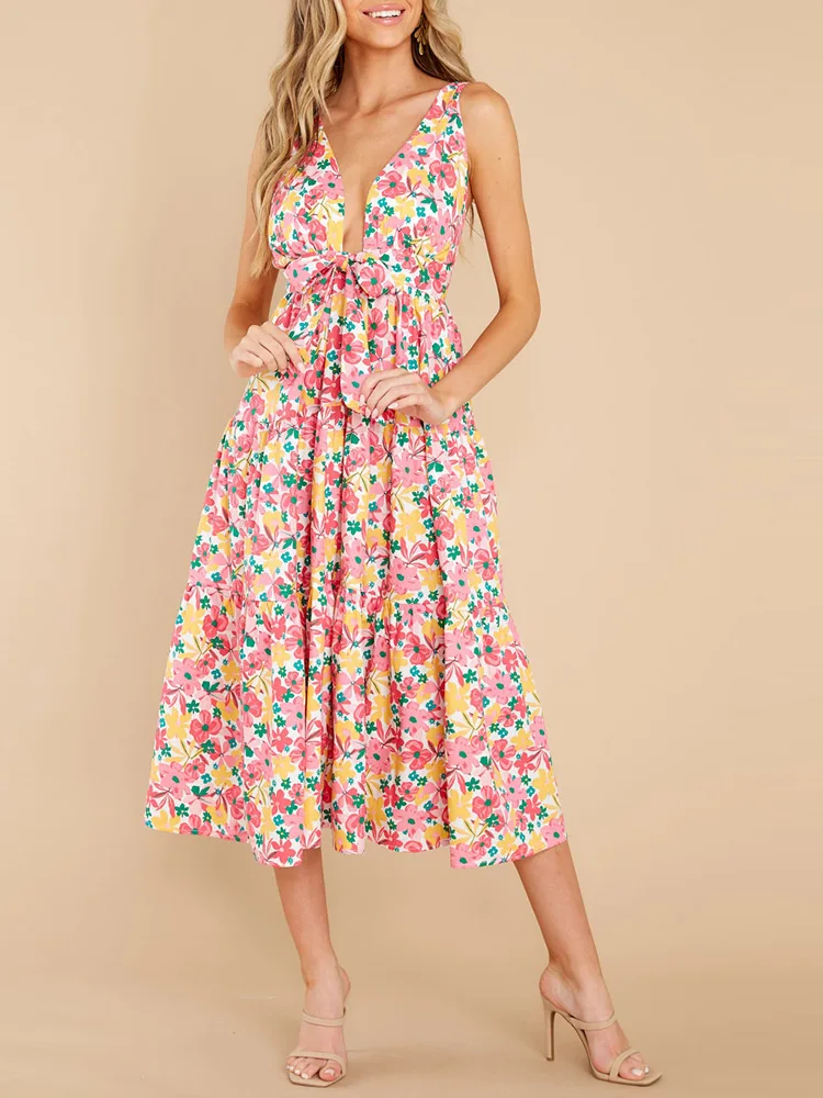 Sommerliche Boho-Freizeitkleider mit Blumendruck